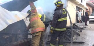 Bomberos sofocan incendio en vivienda; familia logró salir a tiempo y no hubo víctimas