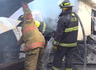 Bomberos sofocan incendio en vivienda; familia logró salir a tiempo y no hubo víctimas
