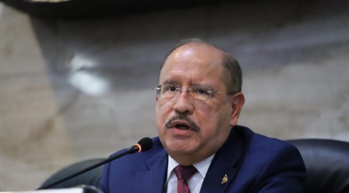 Hugo Noé Pino asegura que requerimiento contra Roosevelt Hernández forma parte de una “persecución política” contra Libre