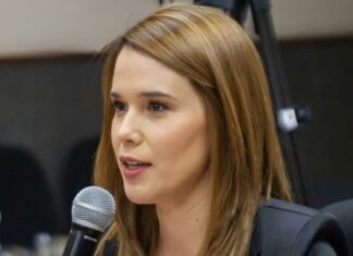 CNE incorpora a consejeros interinos y Aixa Zelaya asume la presidencia temporal