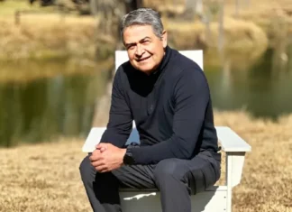 JOH llega a la CSJ para enfrentar audiencia inicial y cuestiona trato a los hondureños