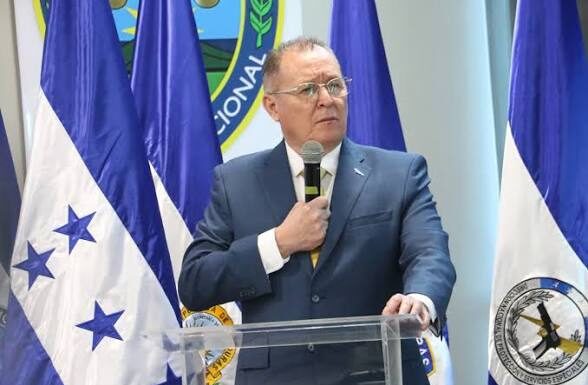Ministro de Seguridad: cuatro policías son separados cada semana por faltas éticas; 12 depurados fueron reincorporados por orden judicial