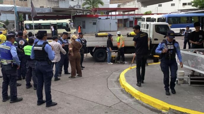 Policía Municipal recupera espacios públicos y despeja vías ocupadas en Comayagüela