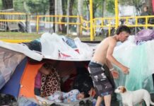 Fuertes lluvias agravan situación de damnificados por terremoto en Pereira, Colombia