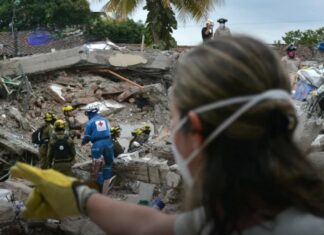 Colombia eleva a 314 los muertos por terremoto de magnitud 7,4