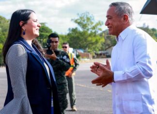 Primer ministro de Belice llega a Honduras para fortalecer relaciones bilaterales