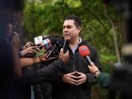 Alcaldía advierte sanciones por cobros excesivos de agua ante crisis hídrica en la capital
