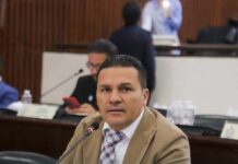 Diputado Cárlenton Dávila denuncia represalias tras anunciar su voto contra reformas energéticas