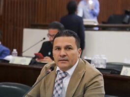 Diputado Cárlenton Dávila denuncia represalias tras anunciar su voto contra reformas energéticas