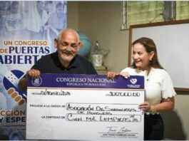 Congreso ayuda con 100.000 lempiras a la Asociación de Sordociegos de Honduras