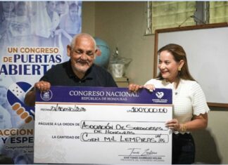 Congreso ayuda con 100.000 lempiras a la Asociación de Sordociegos de Honduras