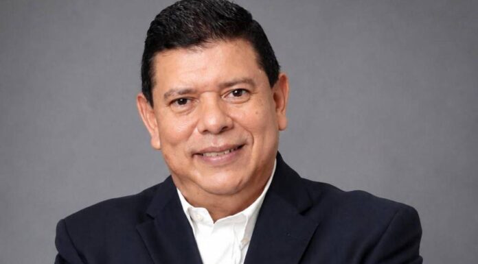 Héctor Ordóñez asume como nuevo ministro de Comunicaciones y Estrategia del gobierno del presidente Asfura tras salida de José Augusto Argueta