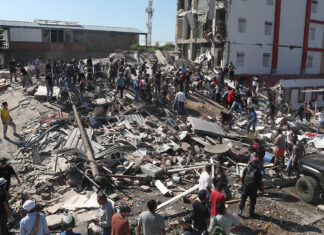 Sismo de magnitud 7,4 deja al menos 250 muertos y cientos de heridos en Colombia