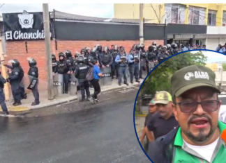 Antimotines desalojan con gases y tanqueta a campesinos que protestaban frente al INA
