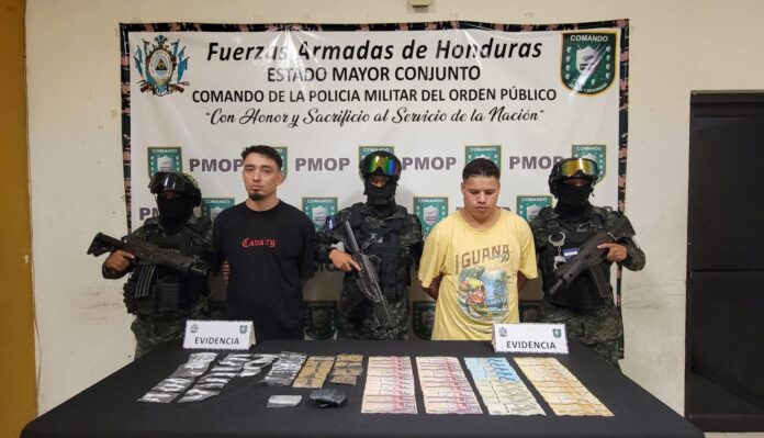 Con-14-mil-lempiras-y-droga-atrapan-al-Chino-y-al-Chele-de-la-MS13-en-SPS