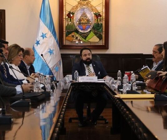 Sala Constitucional admite 12 recursos de amparo de exintegrantes de la Comisión Permanente; dos son de Luis Redondo