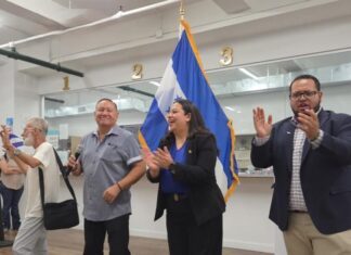 Pilo Tejeda lleva el orgullo y la música hondureña al Consulado de Honduras en Nueva York