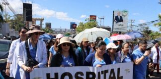 Médicos continúan asambleas informativas por segunda semana consecutiva