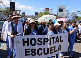 Médicos continúan asambleas informativas por segunda semana consecutiva