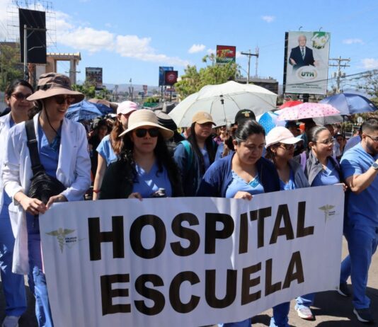 Médicos continúan asambleas informativas por segunda semana consecutiva
