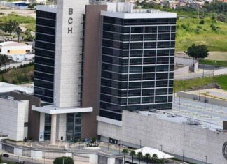 BCH sube la TPM al 6% y economista advierte que el costo de los créditos podría aumentar