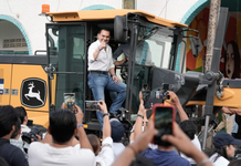 Nacaome recibe maquinaria para reparar caminos y construir nuevo relleno sanitario