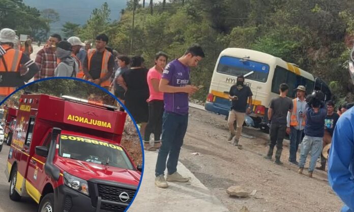 ¡Tragedia-Un-muerto-y-dos-heridos-al-accidentarse-bus-desenfrenado-en-carretera-a-oriente