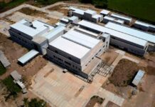 Pobladores de Salamá piden concluir hospital paralizado desde marzo
