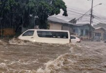 Inundaciones afectan a 120 familias y dejan 70 vehículos atrapados en San Pedro Sula