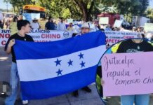 Comerciantes de Juticalpa protestan contra la expansión de tiendas chinas