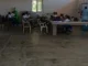 Niños reciben clases en una funeraria mientras esperan reconstrucción de escuela en Colón