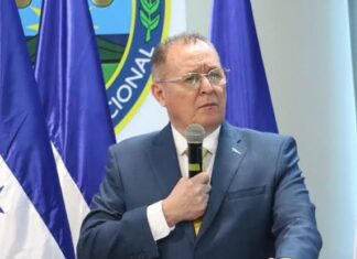 Ministro de Seguridad afirma que no tiene informes sobre altos oficiales vinculados a estructuras criminales
